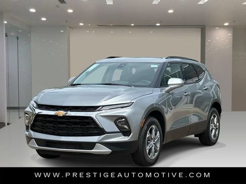 Used 2024 Chevrolet Blazer LT w/ Convenience Package FWD image 1