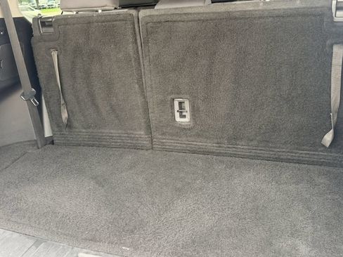 Used 2024 Toyota Highlander LE FWD image 30