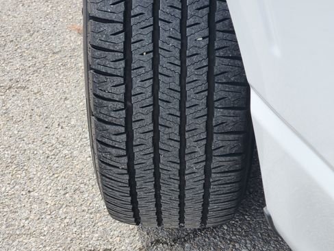 Used 2024 Ford F150 XLT RWD image 11