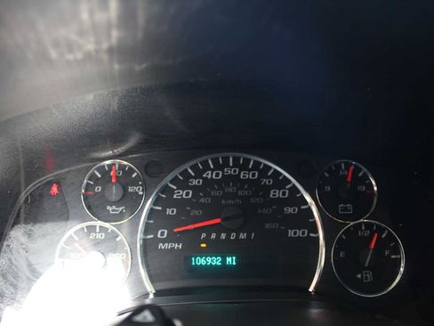 Used 2021 Chevrolet Express 2500 w/ Driver Convenience Package image 10