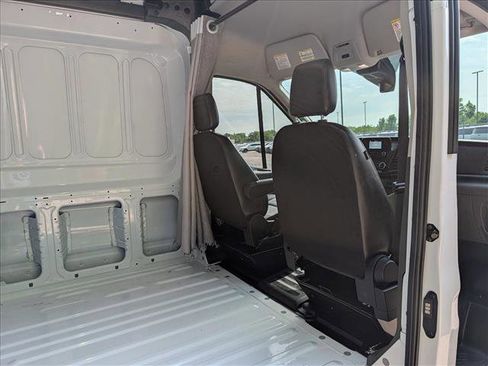 Used 2024 Ford Transit 250 148 Medium Roof RWD image 15