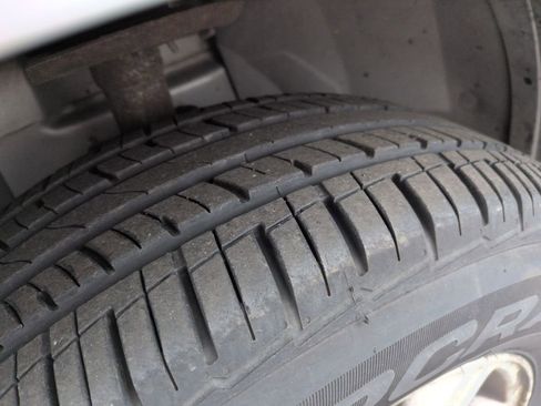 Used 2010 Chrysler Town & Country Touring image 29