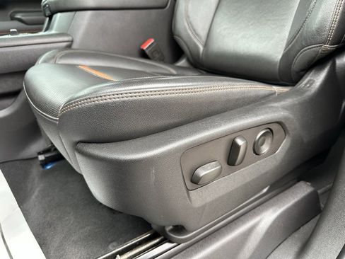 Used 2022 GMC Sierra 1500 AT4 w/ AT4 Premium Package image 29