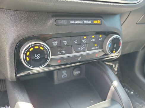 Used 2022 Ford Escape SE w/ Cold Weather Package AWD/4WD image 33