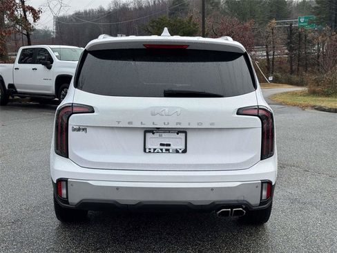 Used 2024 Kia Telluride EX w/ EX Captain's Chair Package image 24