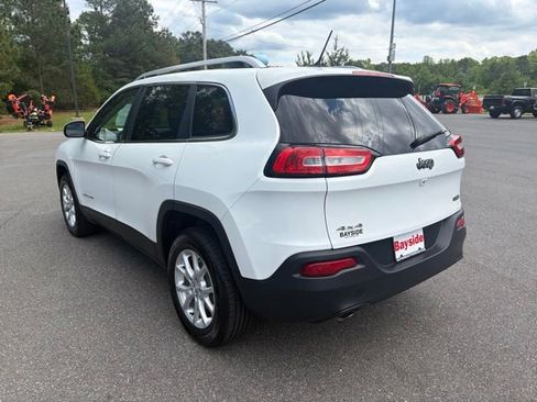 Used 2016 Jeep Cherokee Latitude AWD/4WD image 13