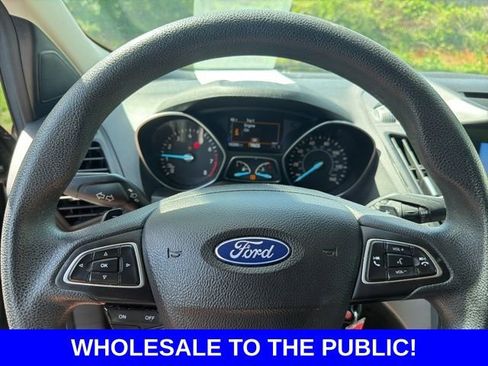 Used 2017 Ford Escape SE w/ Equipment Group 201A FWD image 25