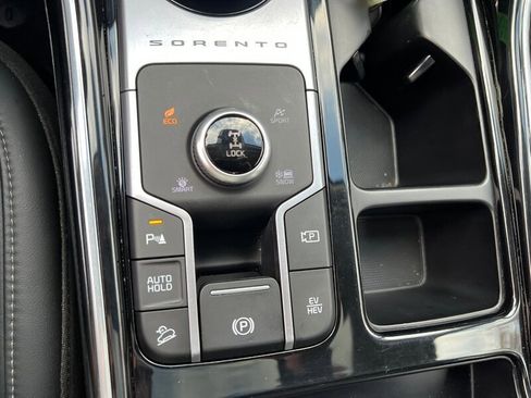 Used 2022 Kia Sorento SX w/ Panoramic Sunroof Package image 37