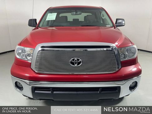Used 2012 Toyota Tundra 4x4 CrewMax w/ SR5 Pkg image 2