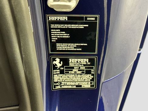 Used 2023 Ferrari SF90 Spider image 34