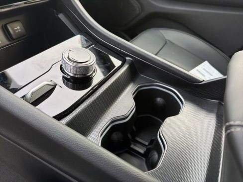 New 2025 Jeep Grand Cherokee Limited image 17