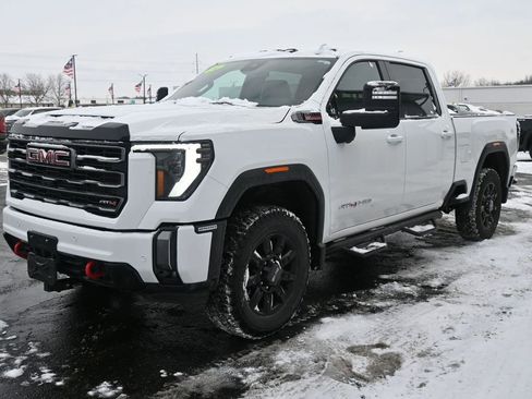 Used 2024 GMC Sierra 2500 AT4 w/ AT4 Preferred Package image 12