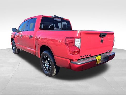 Used 2022 Nissan Titan SV AWD/4WD image 8
