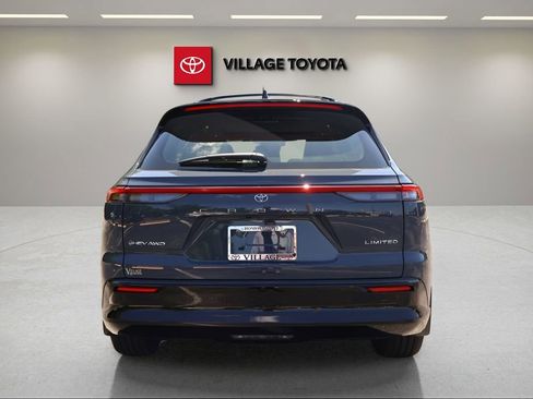 New 2026 Toyota Crown Signia AWD/4WD image 4