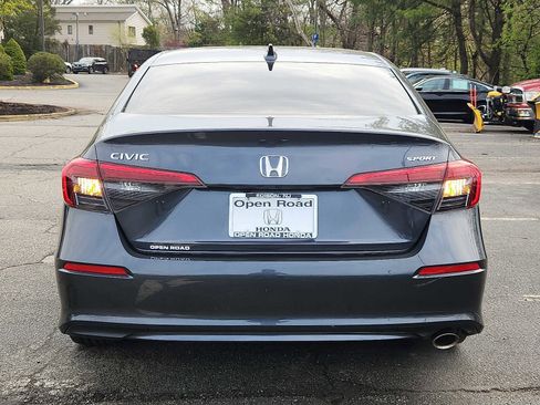 Used 2023 Honda Civic Sport image 5