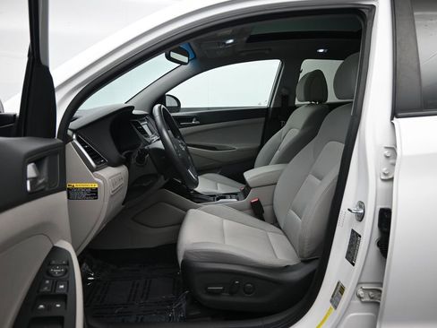 Used 2017 Hyundai Tucson Value AWD/4WD image 18
