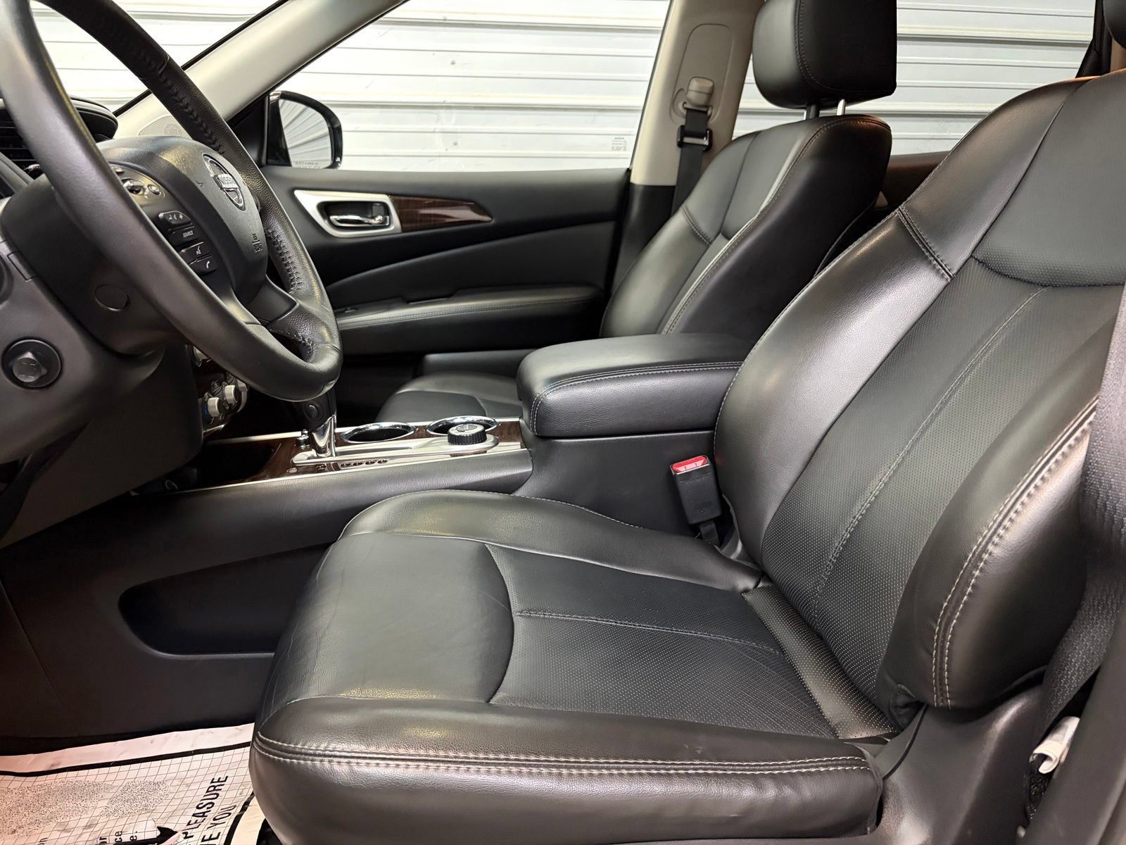 Used 2014 Nissan Pathfinder Platinum w/ Platinum Premium Package AWD/4WD image 8