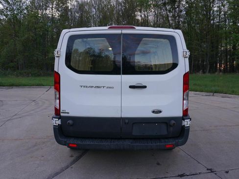 Used 2017 Ford Transit 250 148 Low Roof RWD image 4