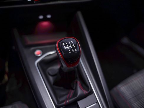 Used 2022 Volkswagen GTI S image 20