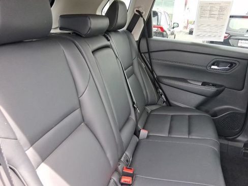 Used 2026 Nissan Rogue SL AWD/4WD image 16