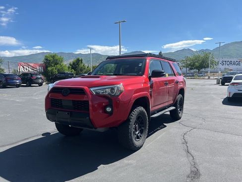 Used 2021 Toyota 4Runner Venture w/ Moonroof Package AWD/4WD image 9