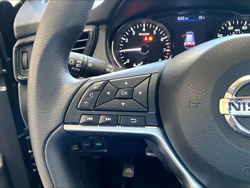 Used 2020 Nissan Rogue S AWD/4WD image 11