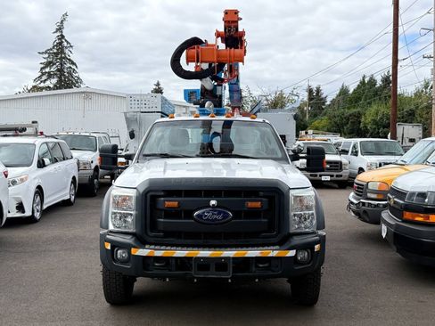 Used 2015 Ford F550 4x4 Regular Cab Super Duty image 3
