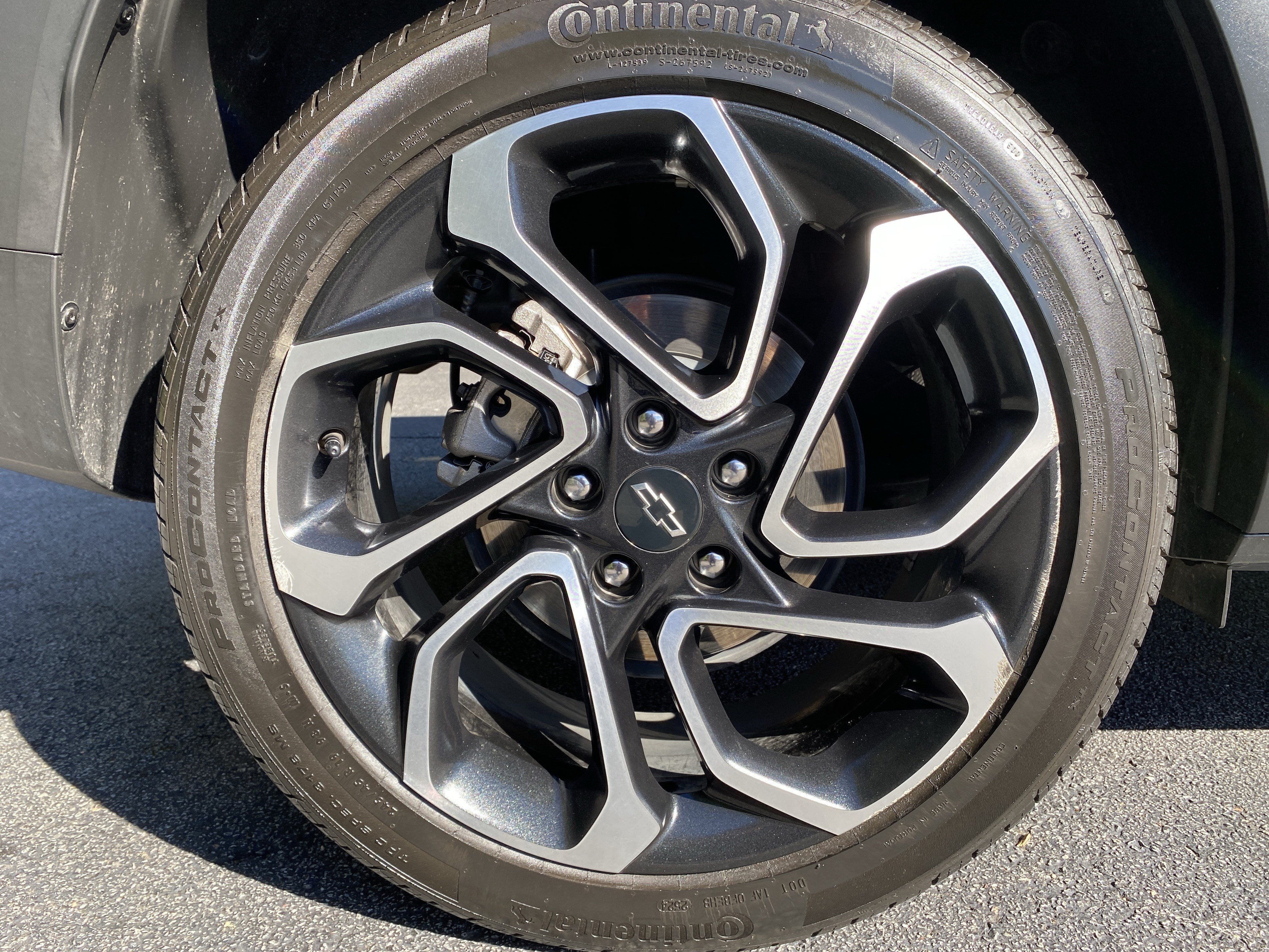 Used 2025 Chevrolet Trax RS w/ Sunroof Package FWD image 40