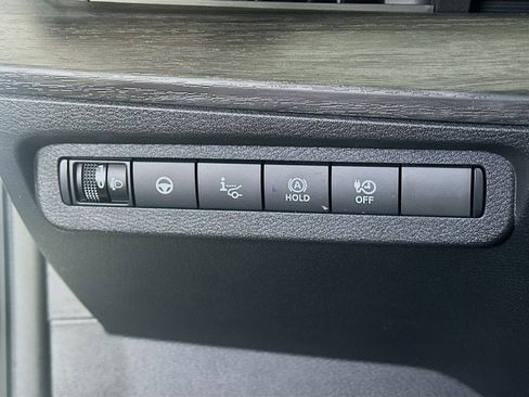 Used 2023 Nissan Ariya FWD image 17