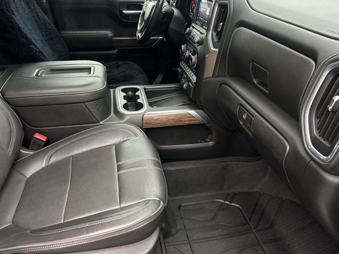 Used 2020 Chevrolet Silverado 1500 High Country w/ Technology Package image 15