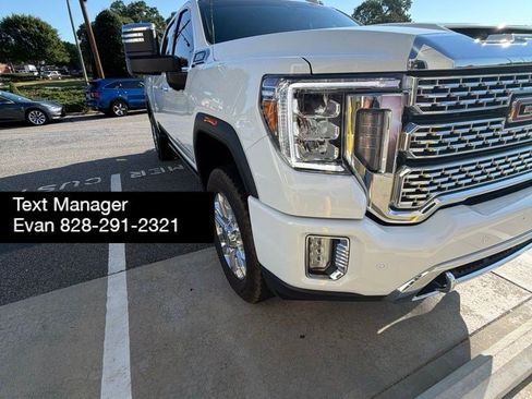 Used 2022 GMC Sierra 2500 Denali w/ Denali Ultimate Package AWD/4WD image 3