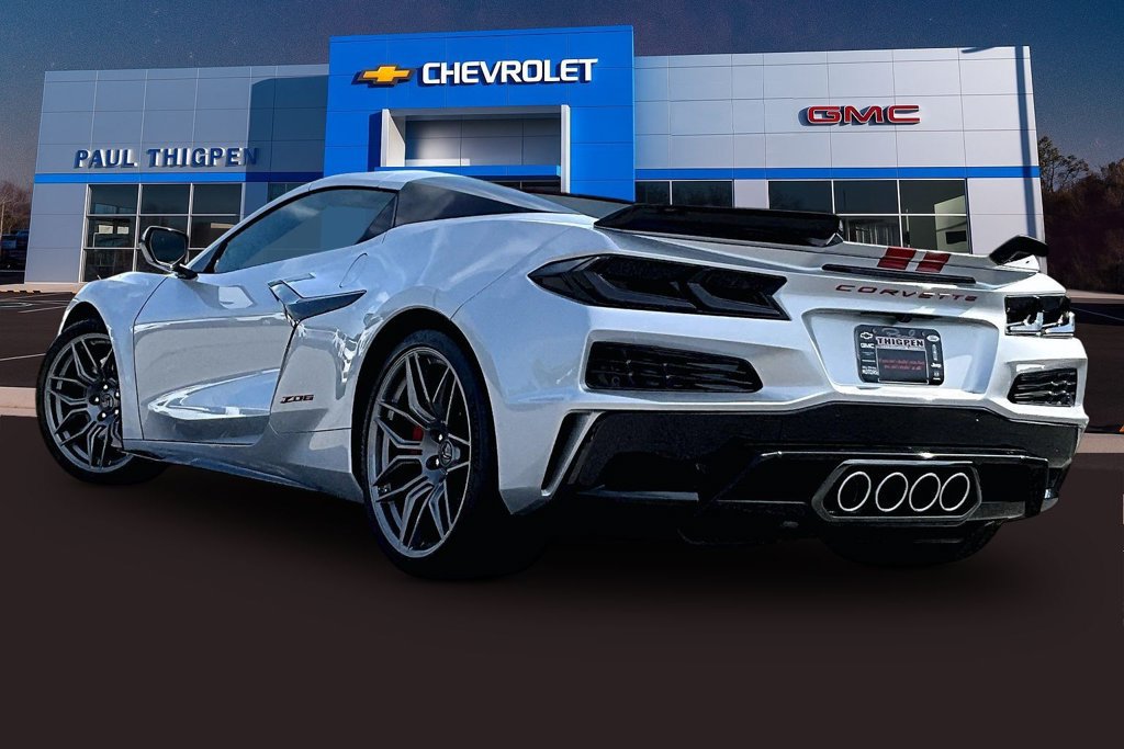 Used 2026 Chevrolet Corvette Z06 RWD image 5