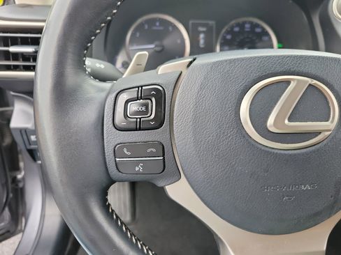 Used 2019 Lexus IS 300 w/ Premium Package image 31