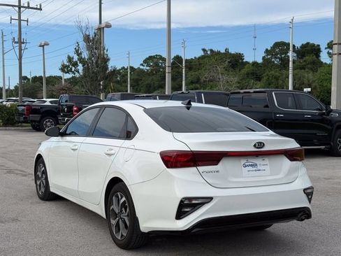 Used 2020 Kia Forte LXS FWD image 2