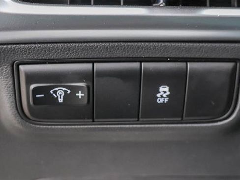 Certified 2025 Hyundai Tucson SE image 13