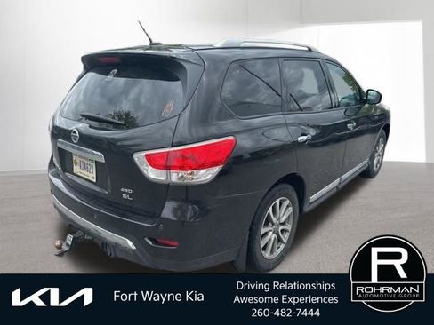 Used 2016 Nissan Pathfinder SL w/ Trailer Tow Package AWD/4WD image 6