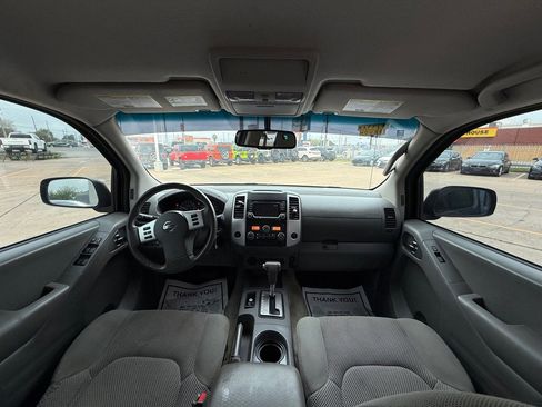 Used 2017 Nissan Frontier SV w/ SV Value Truck Package image 12