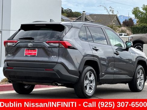 Used 2025 Toyota RAV4 XLE AWD/4WD image 4