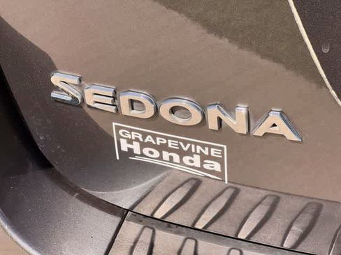 Used 2016 Kia Sedona LX w/ LX Convenience Package FWD image 8
