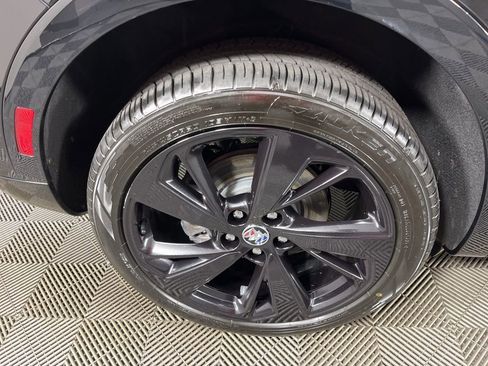 Used 2022 Buick Envision Essence w/ Sport Touring Package image 13