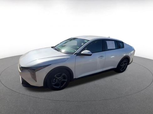 Used 2025 Kia K4 LXS FWD image 8