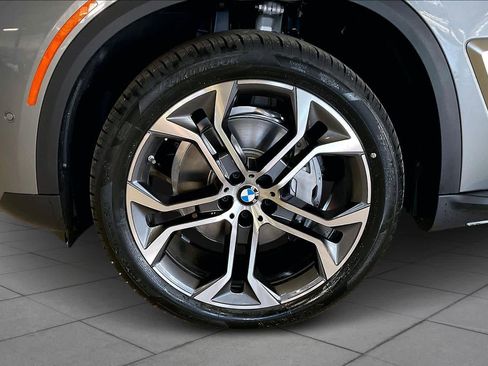 New 2026 BMW X5 sDrive40i image 11