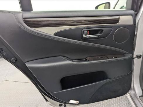Used 2014 Lexus LS 460 w/ Comfort Package RWD image 16