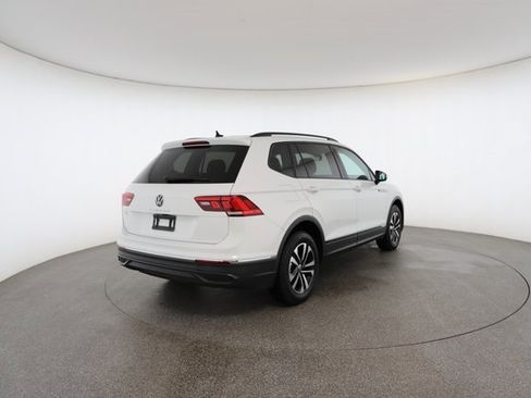 Used 2021 Volkswagen Tiguan SE R-Line image 17