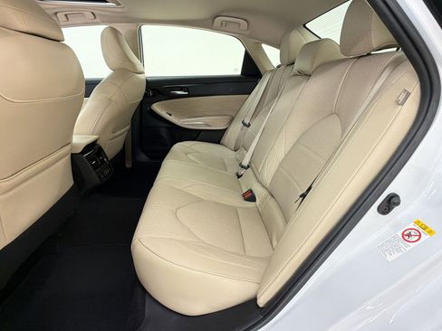 Used 2019 Toyota Avalon Limited FWD image 15