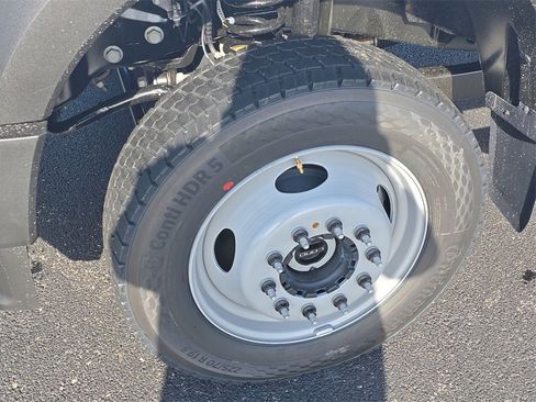 New 2025 Ford F550 4x4 Crew Cab Super Duty image 10