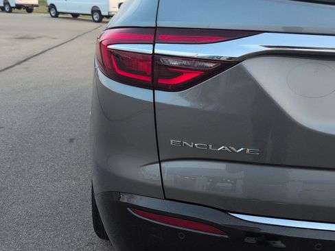 Used 2020 Buick Enclave Premium w/ Sun and Sites Package image 6