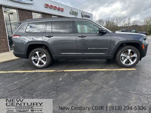New 2026 Jeep Grand Cherokee L Limited AWD/4WD image 5