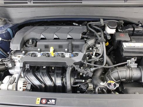 Used 2024 Hyundai Venue Limited FWD image 30