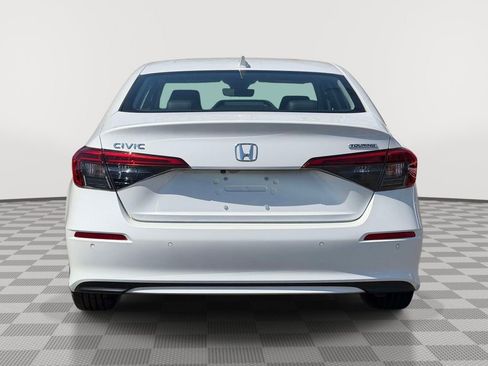 Used 2022 Honda Civic Touring image 7
